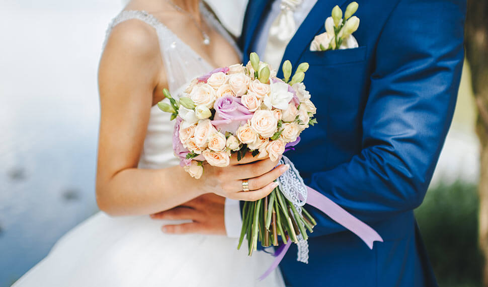 How to choose a contrast bouquet for a wedding